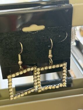 Silver Tone Crystal Drop Earrings
